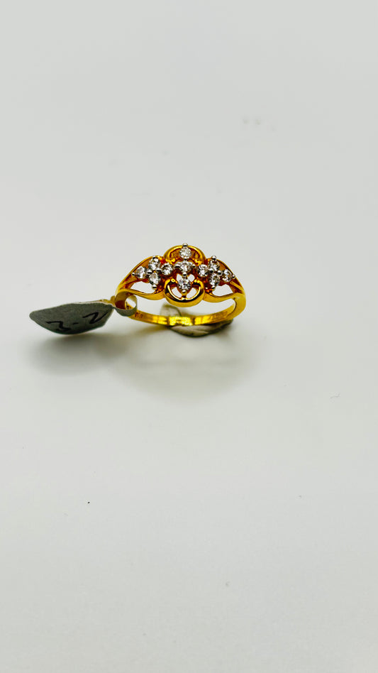 22ct Gold Ladies Ring - 3.2g Size J½