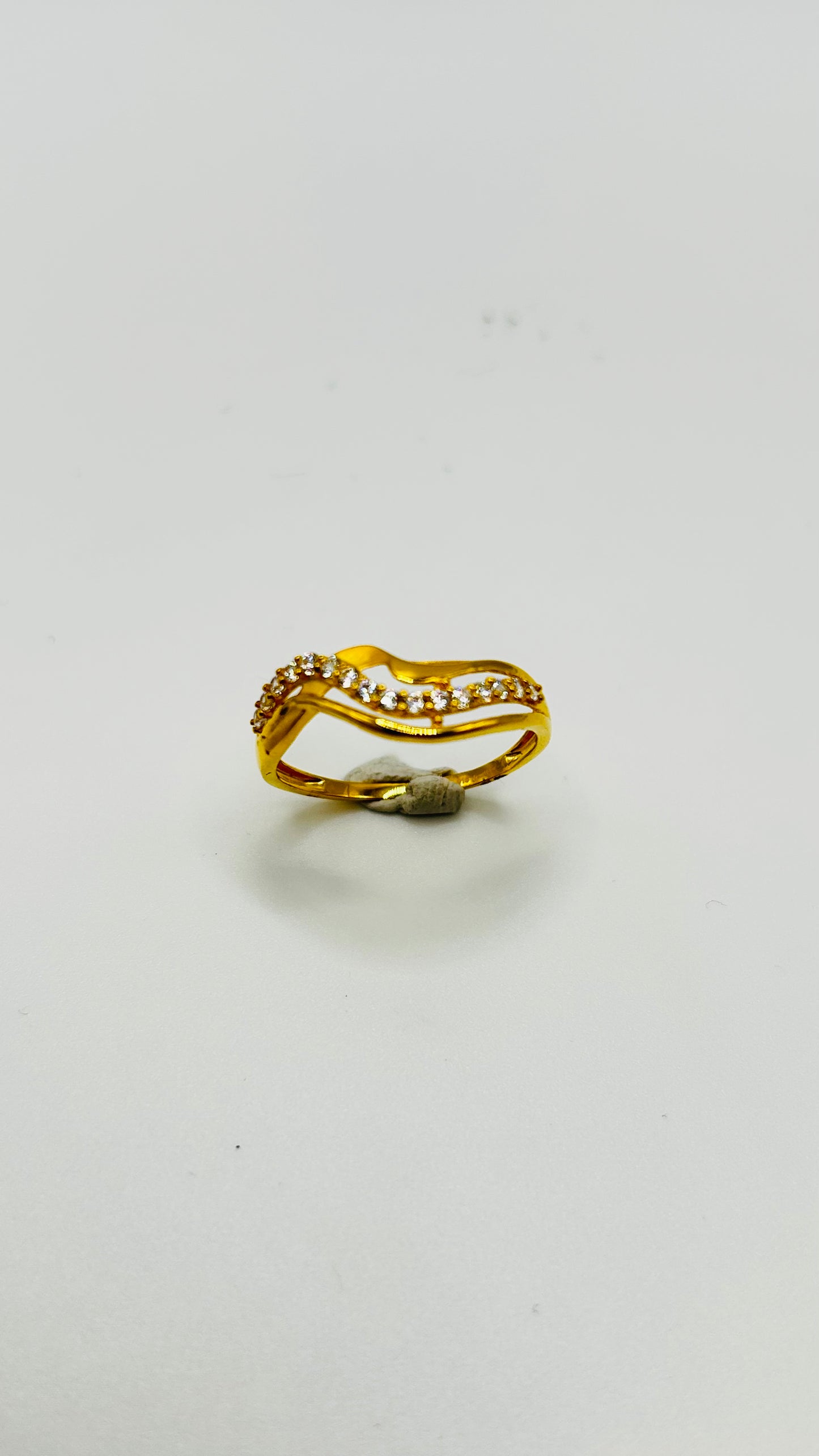 22ct Gold Ladies Ring - 1.8g Size P½