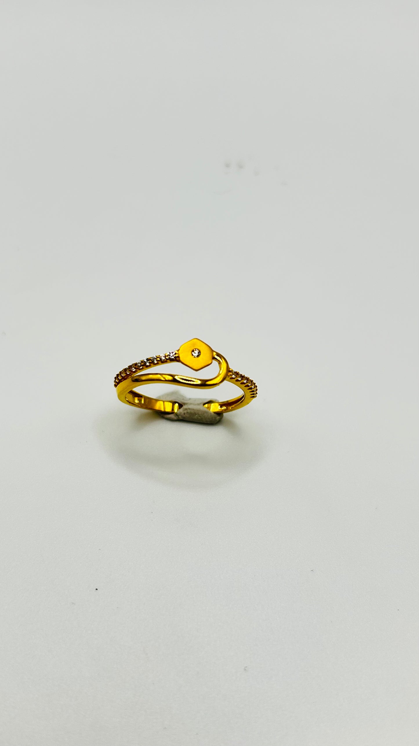 22ct Gold Ladies Ring - 1.6g Size K½