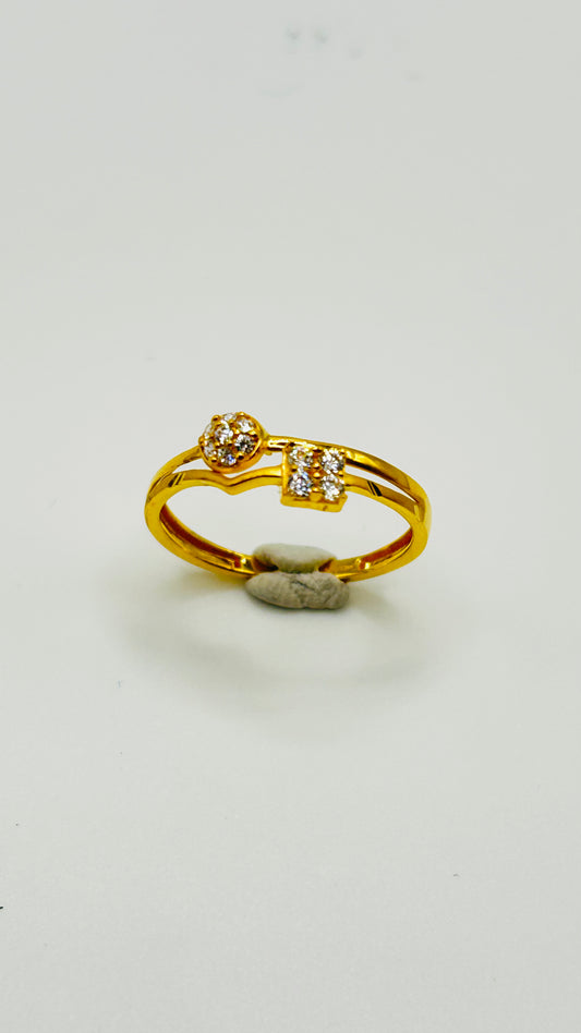 22ct Gold Ladies Ring - 1.6g Size L