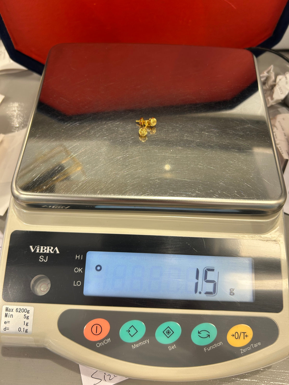 22ct Gold Stud Earrings – 1.5g (Hallmarked)