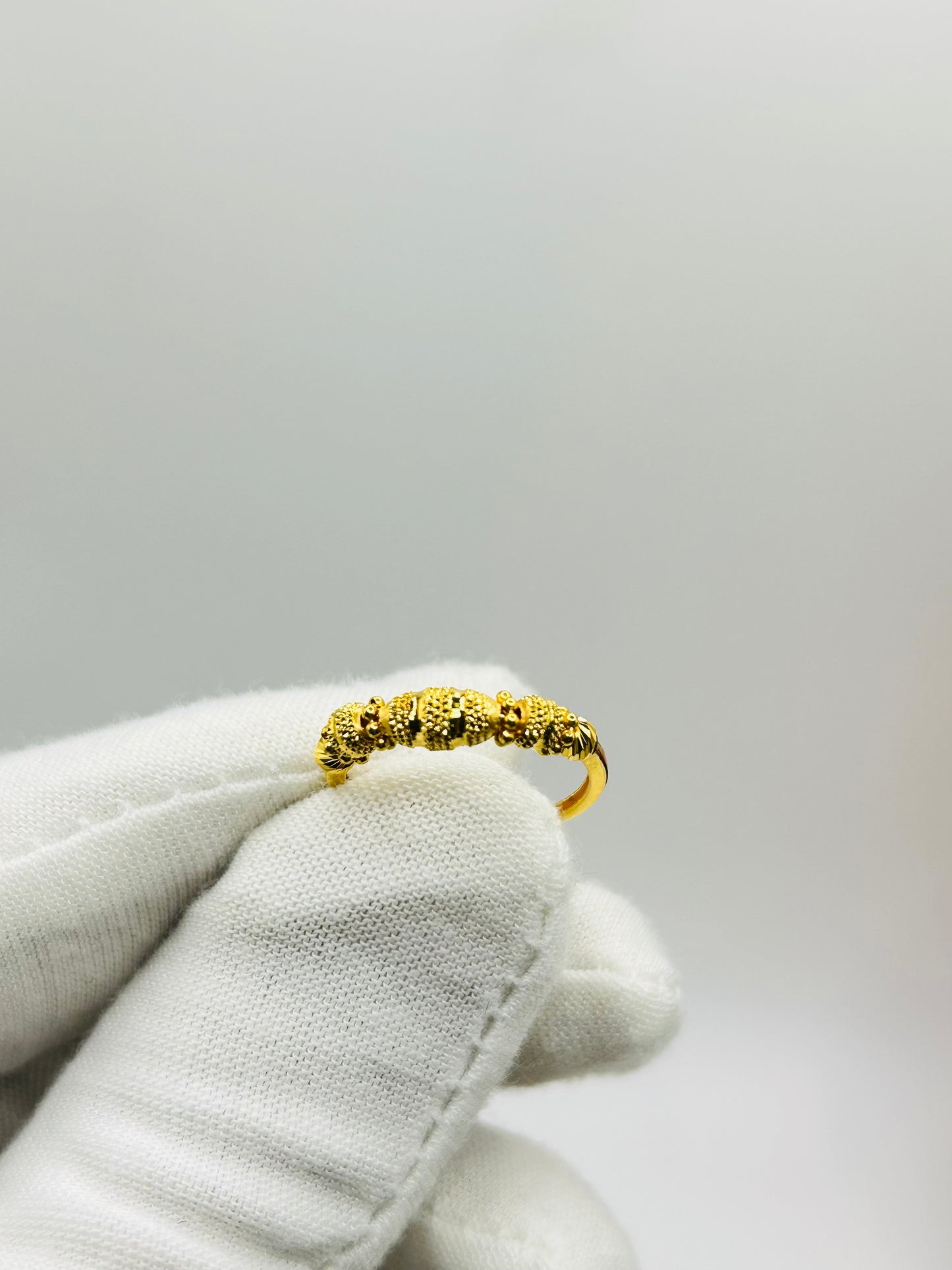 22ct Gold Ladies' Ring – 1.9g – Size K (Hallmarked)