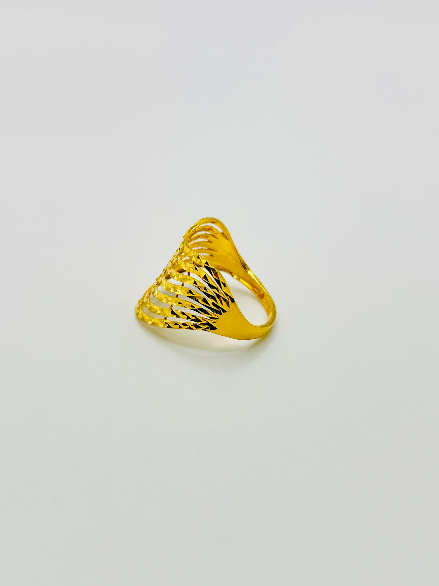 22ct Gold Ladies' Ring – 2.6g – Size P (Hallmarked)