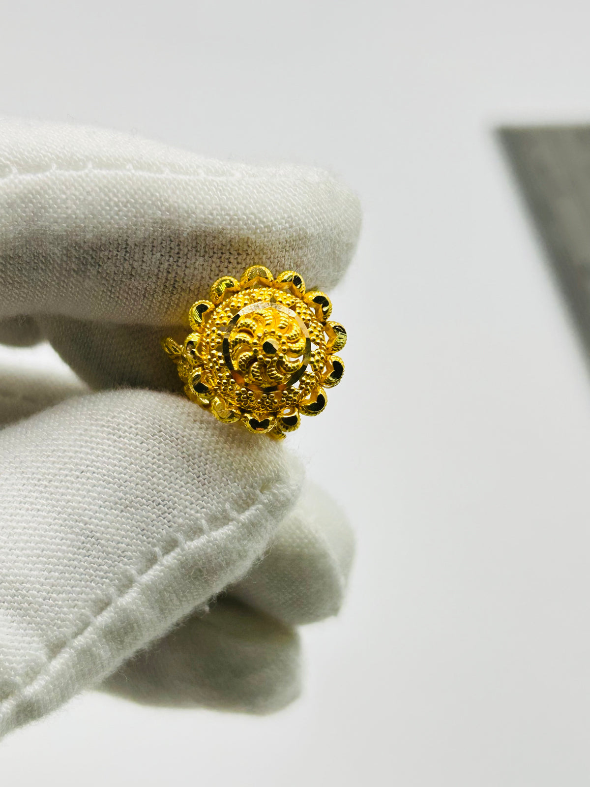 22ct Gold Stud Earrings – 4.2g (Hallmarked)