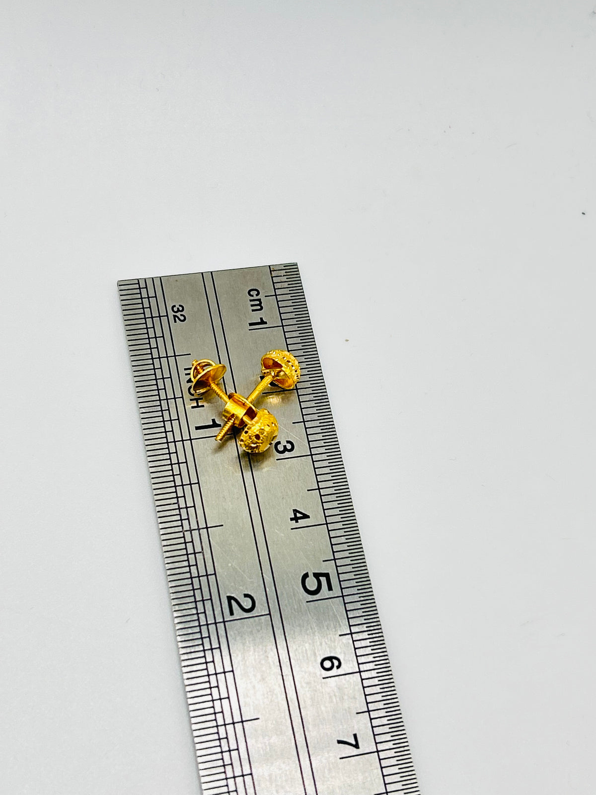 22ct Gold Stud Earrings – 1.5g (Hallmarked)