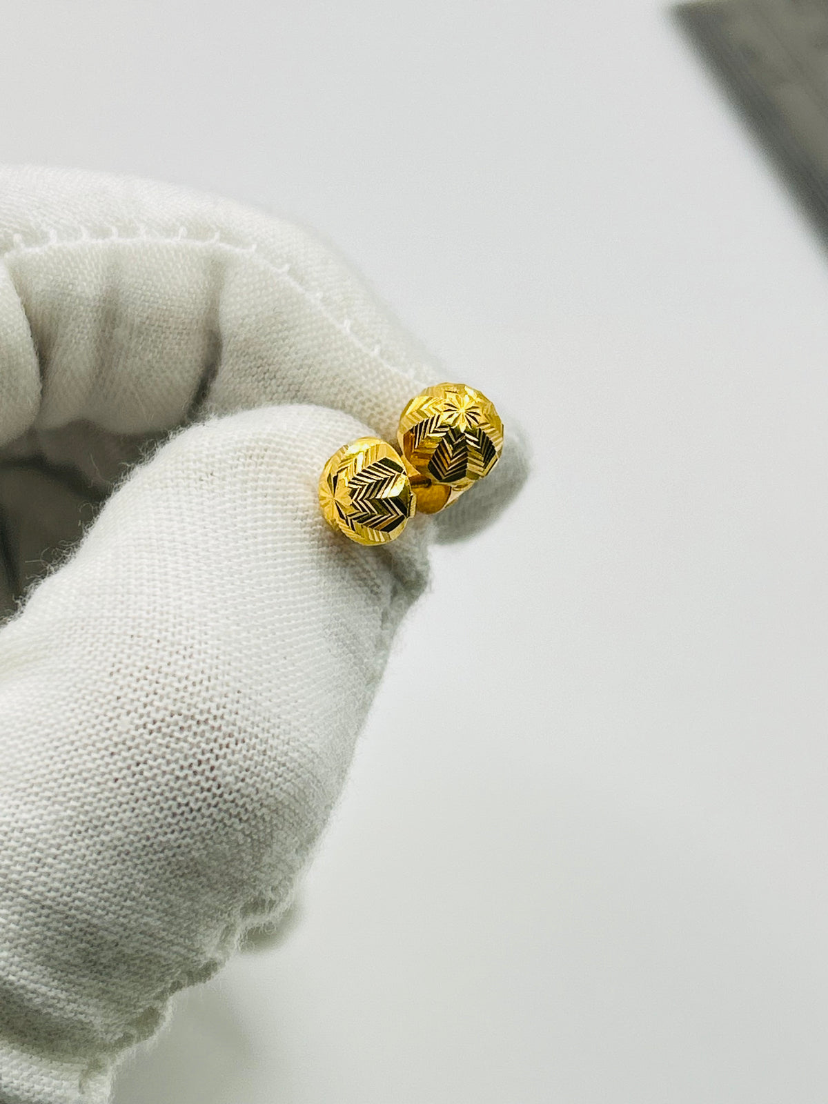 22ct Gold Stud Earrings – 2.0g (Hallmarked)