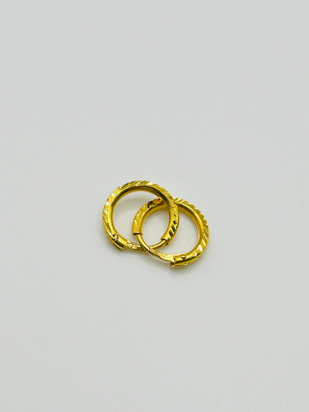 22ct Gold Earrings – 0.8g (Hallmarked)