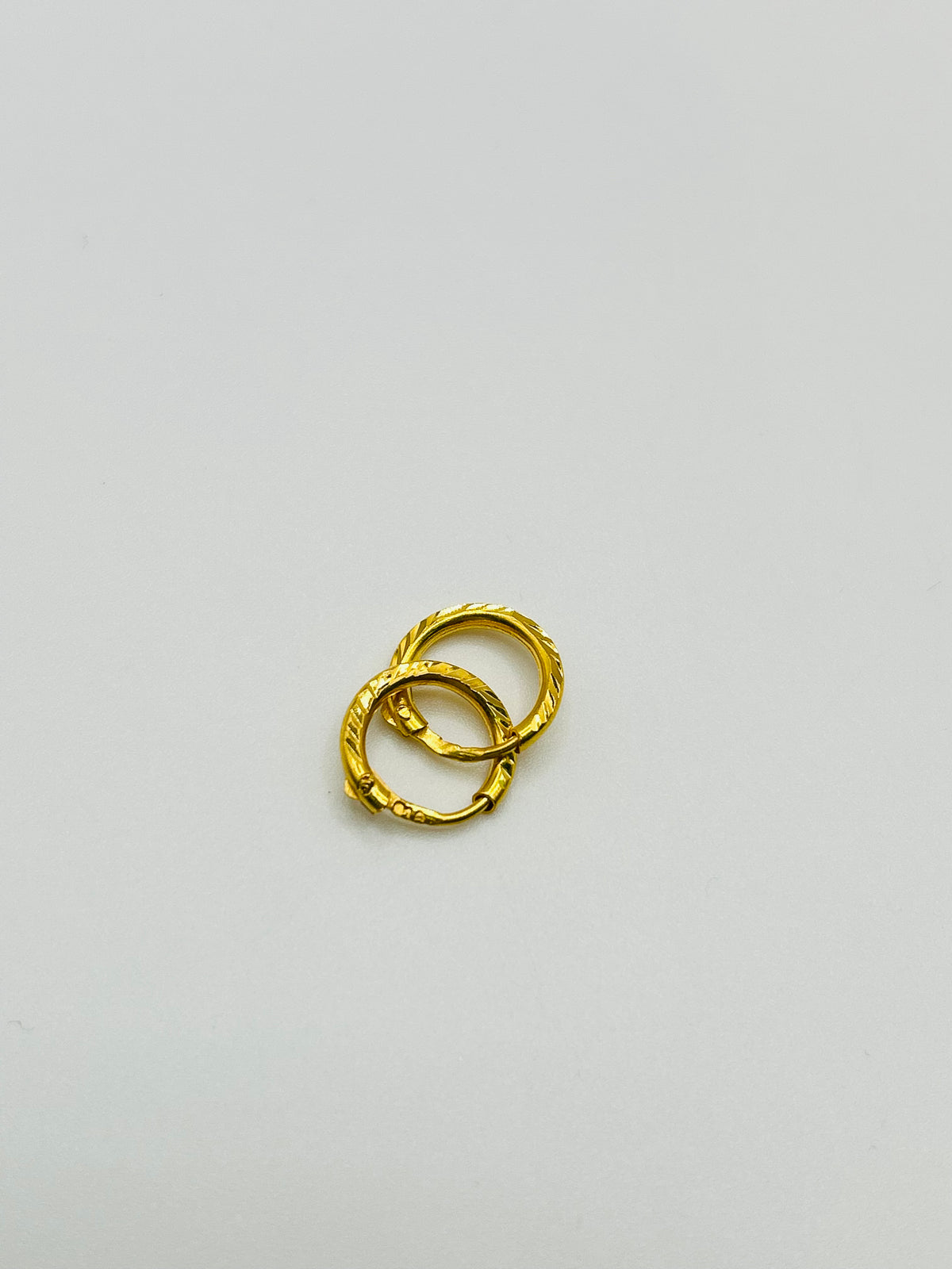 22ct Gold Earrings – 0.8g (Hallmarked)