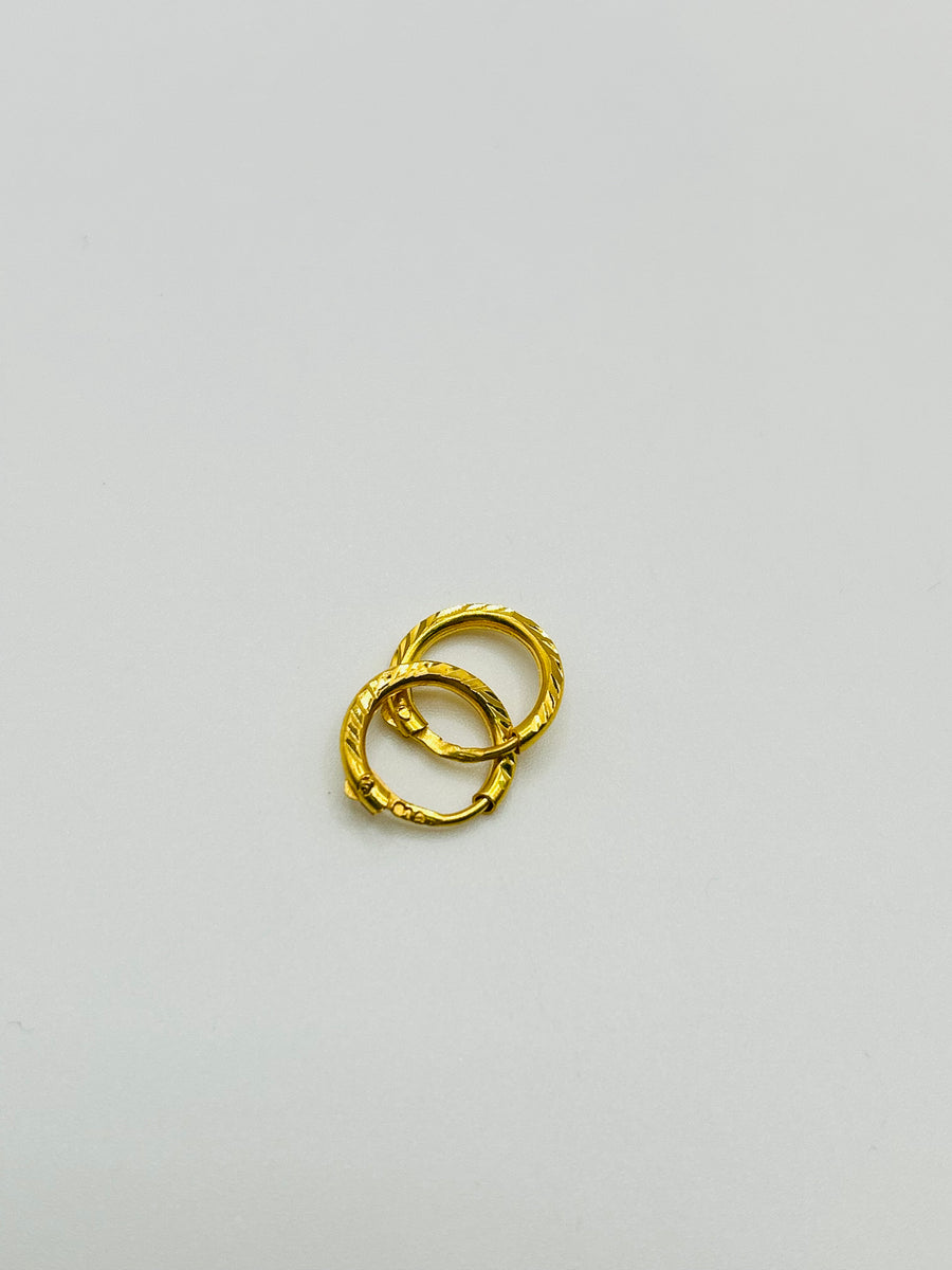22ct Gold Earrings – 0.8g (Hallmarked)