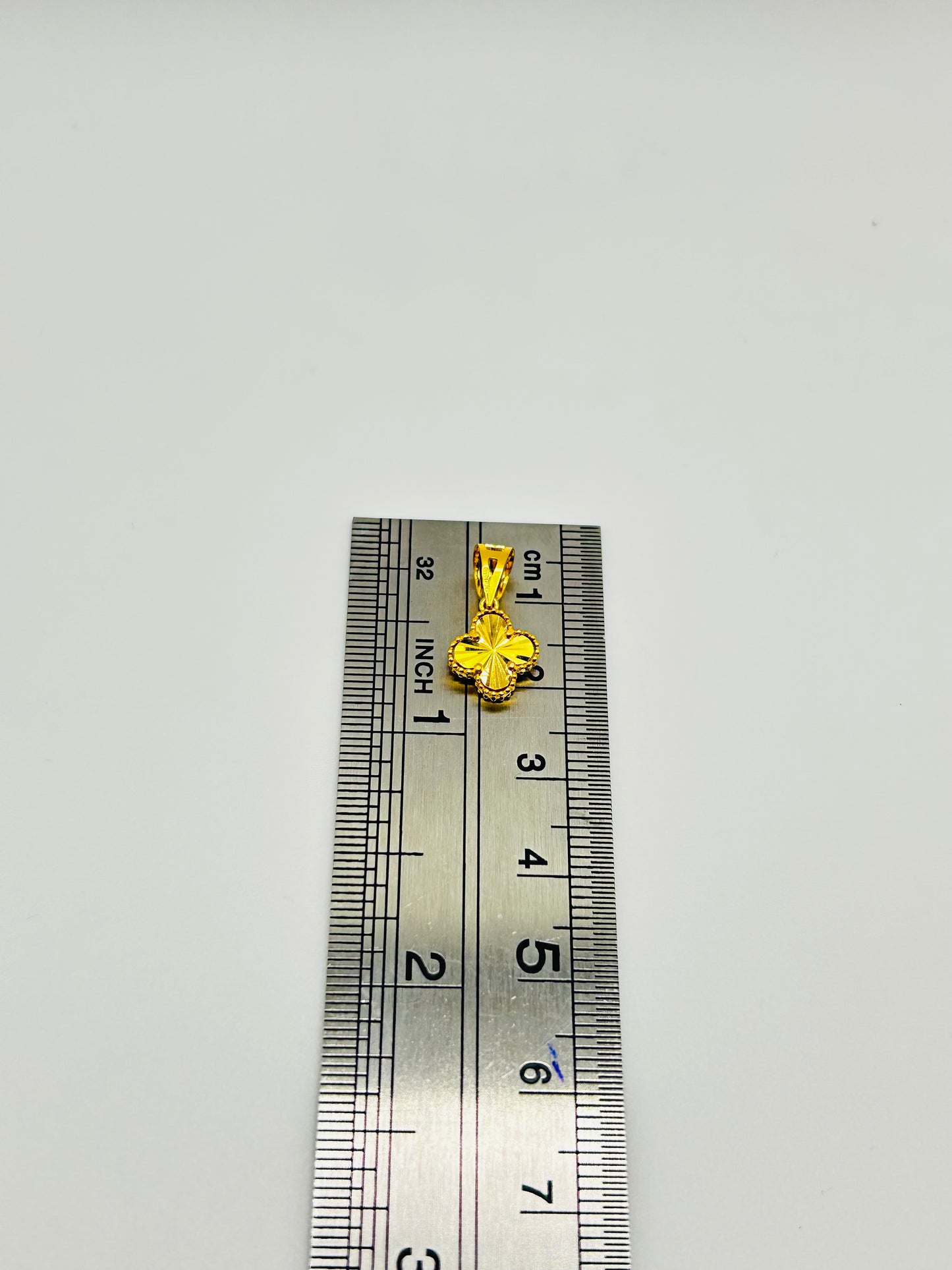 22ct Gold Pendant – 1.1g, Hallmarked