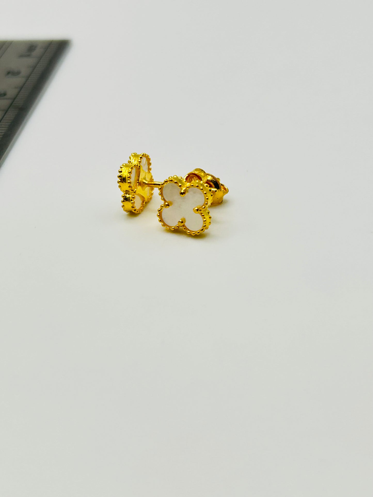 22ct Gold Stud Earrings – 2.0g, Hallmarked