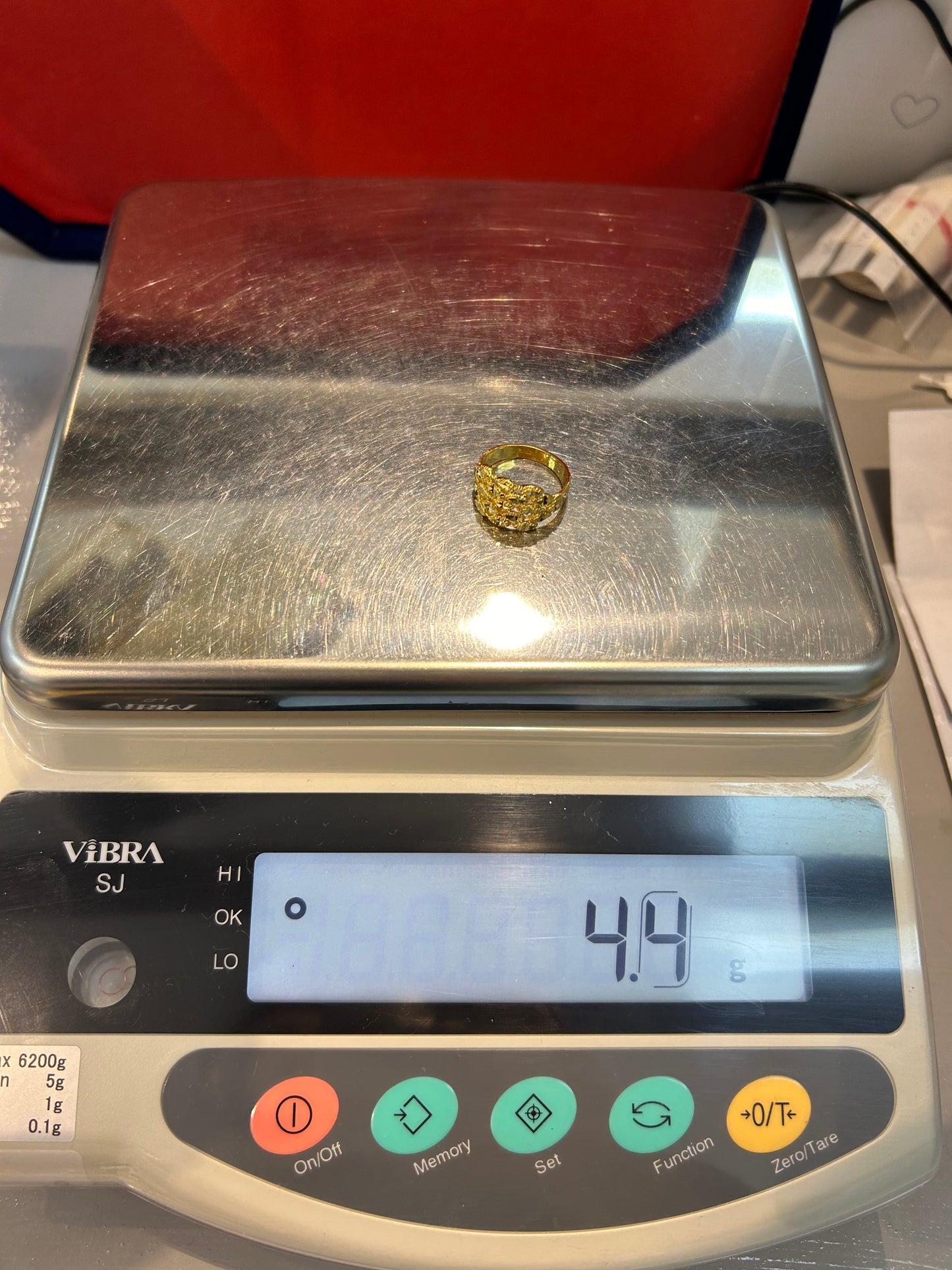 22ct Gold Ladies Ring – Size O (4.4g, Hallmarked)