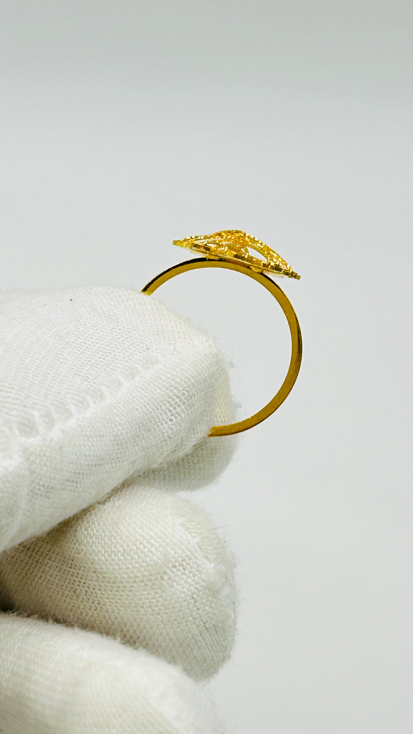 22ct Gold Rainbow Ring – Size M½ (2.5g, Hallmarked)