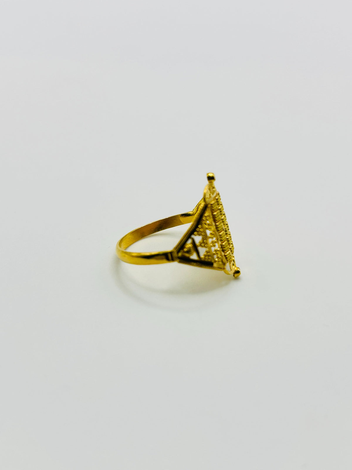 22ct gold ladies ring 2.5g