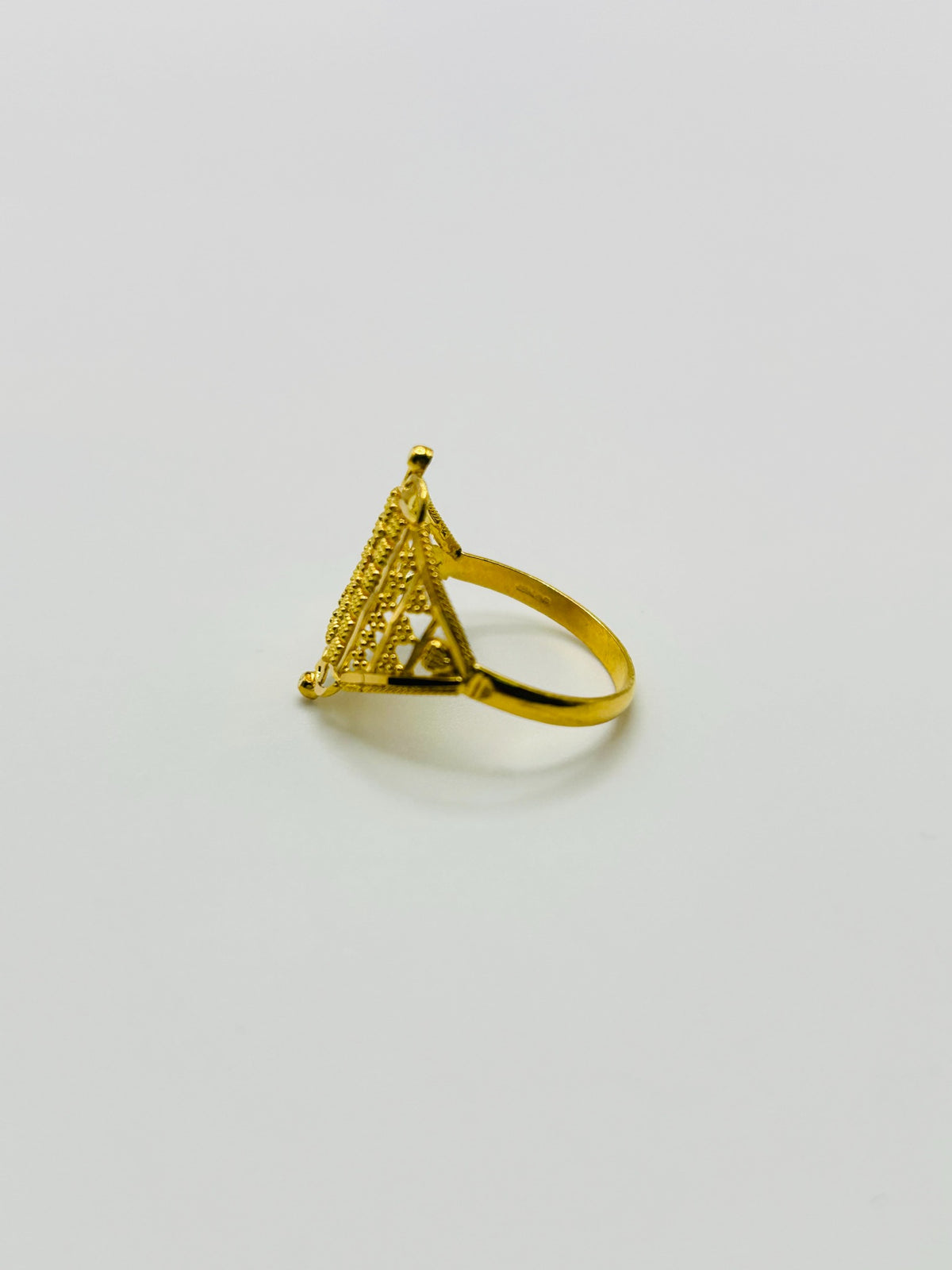22ct gold ladies ring 2.5g