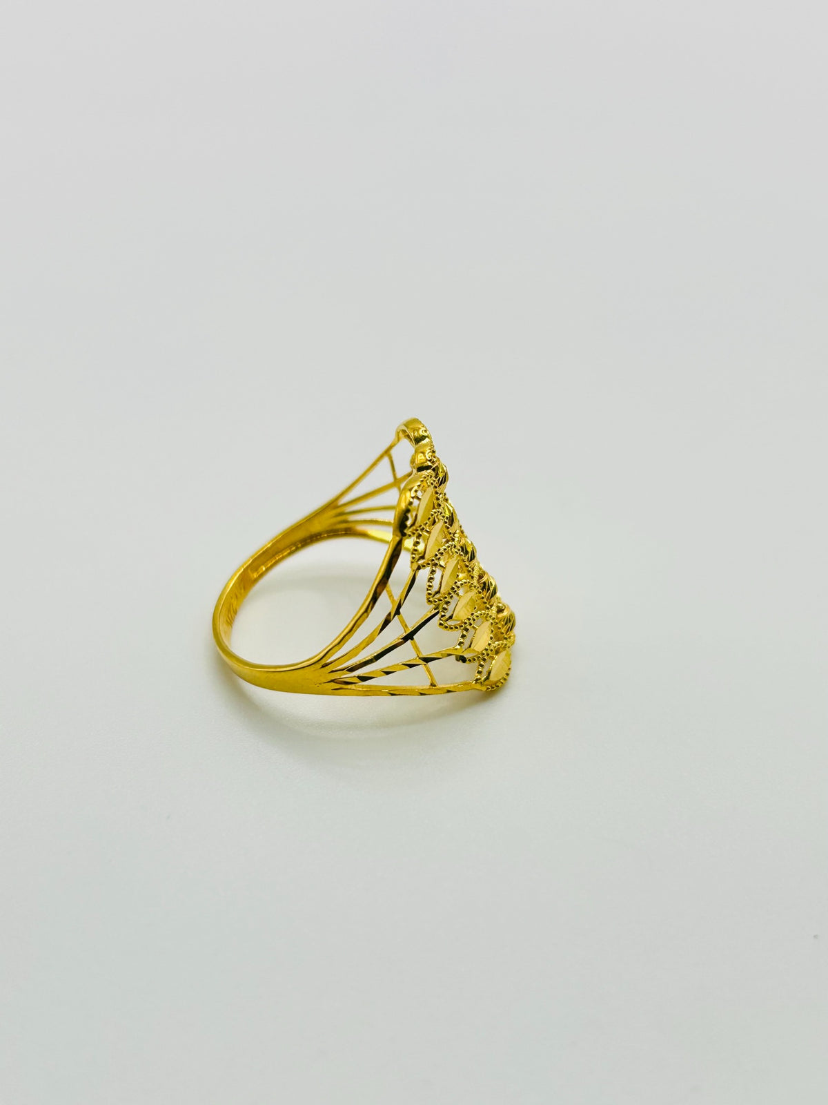 22ct gold ladies ring 2.5g