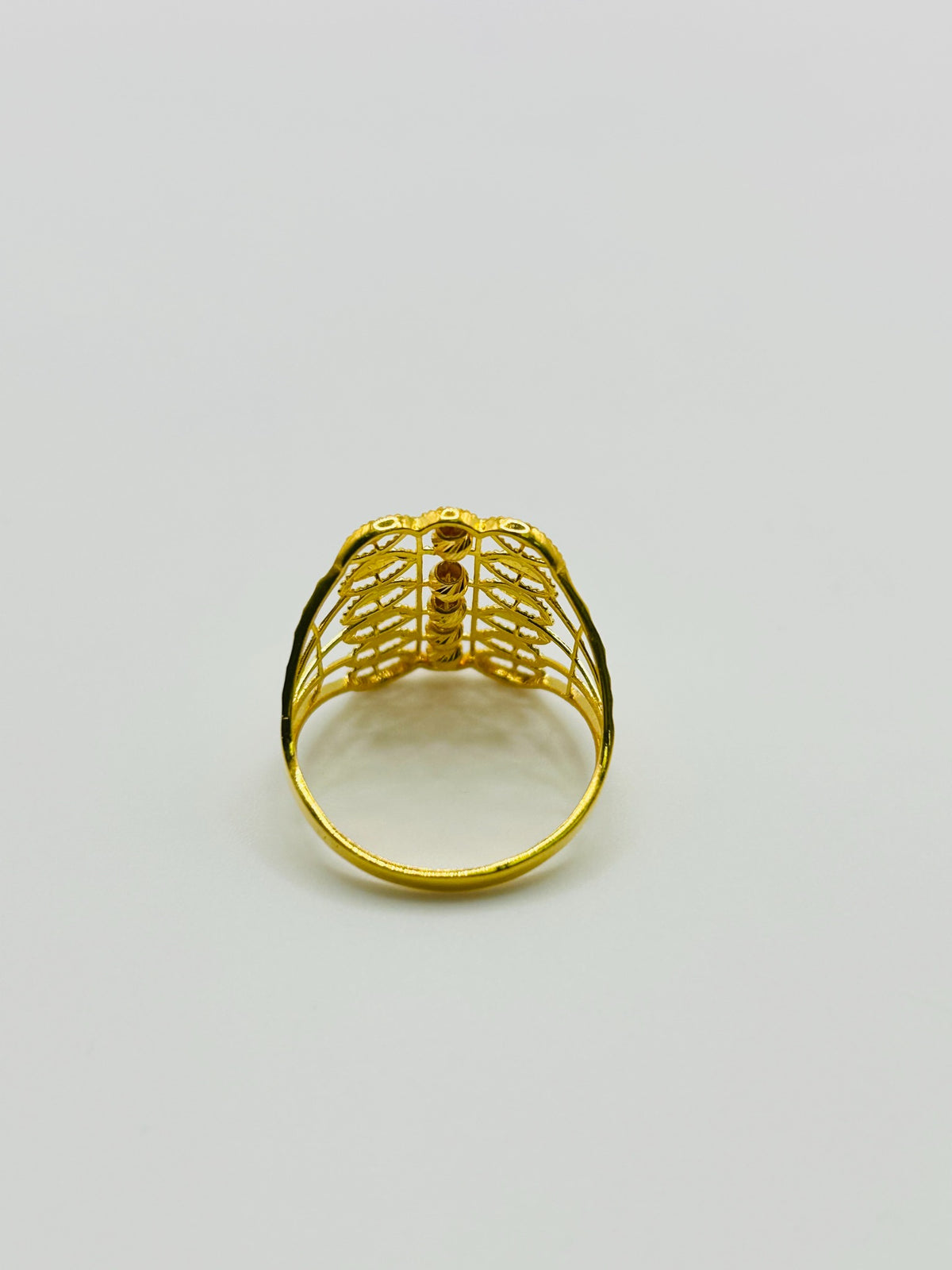 22ct gold ladies ring 2.5g