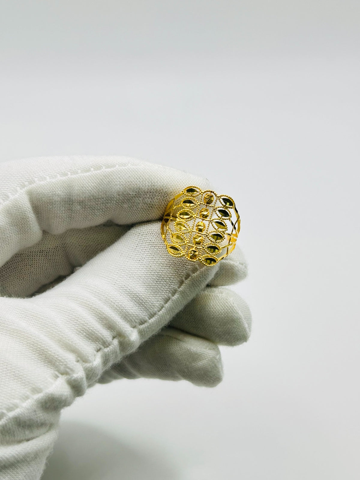 22ct gold ladies ring 2.5g
