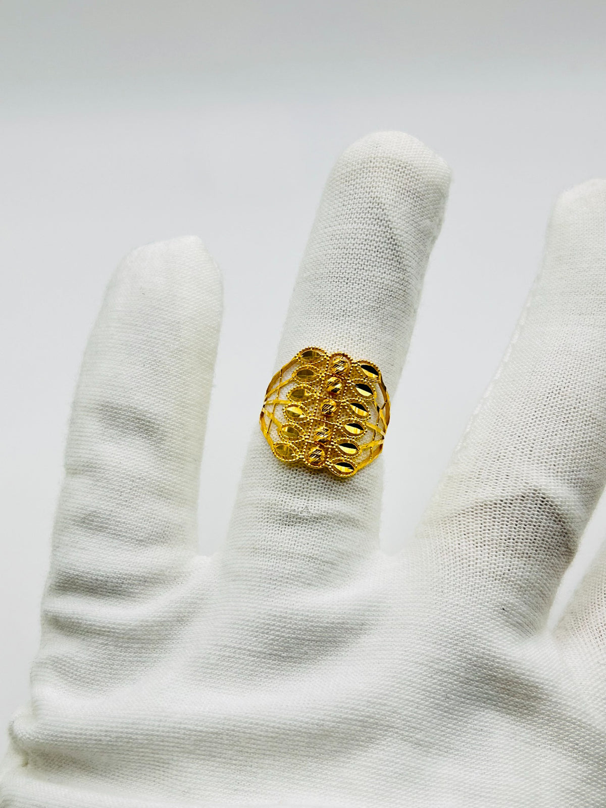 22ct gold ladies ring 2.5g