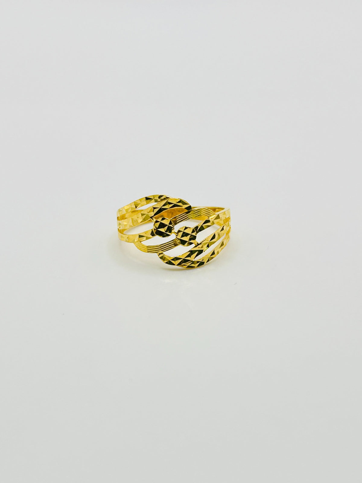 22ct gold ladies ring 2.5g size Q