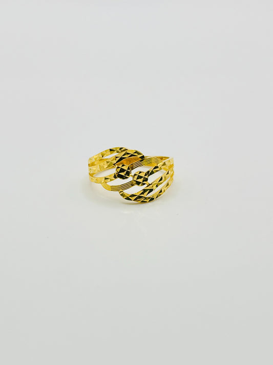 22ct gold ladies ring 2.5g size Q