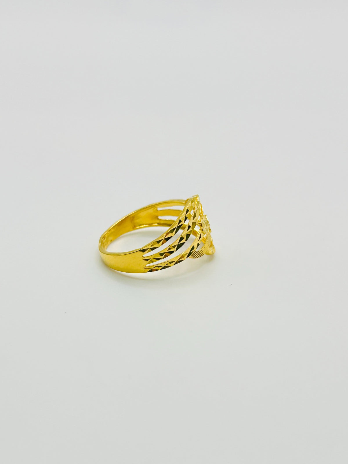 22ct gold ladies ring 2.5g