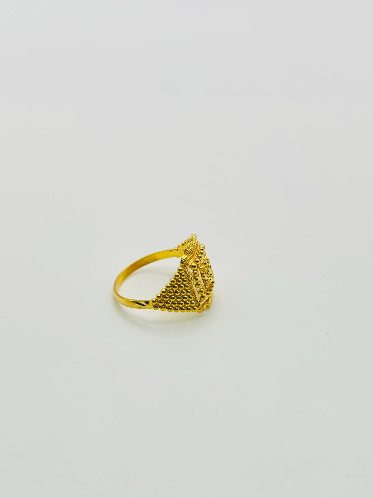 22ct gold ladies ring 2.7g