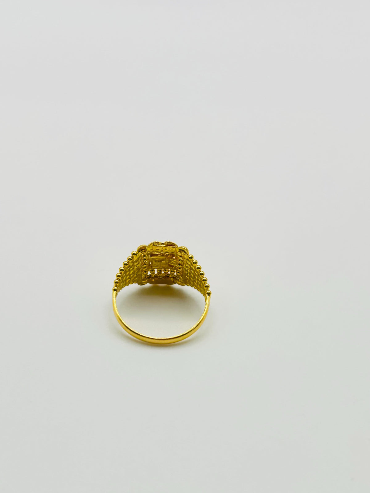 22ct gold ladies ring 2.7g