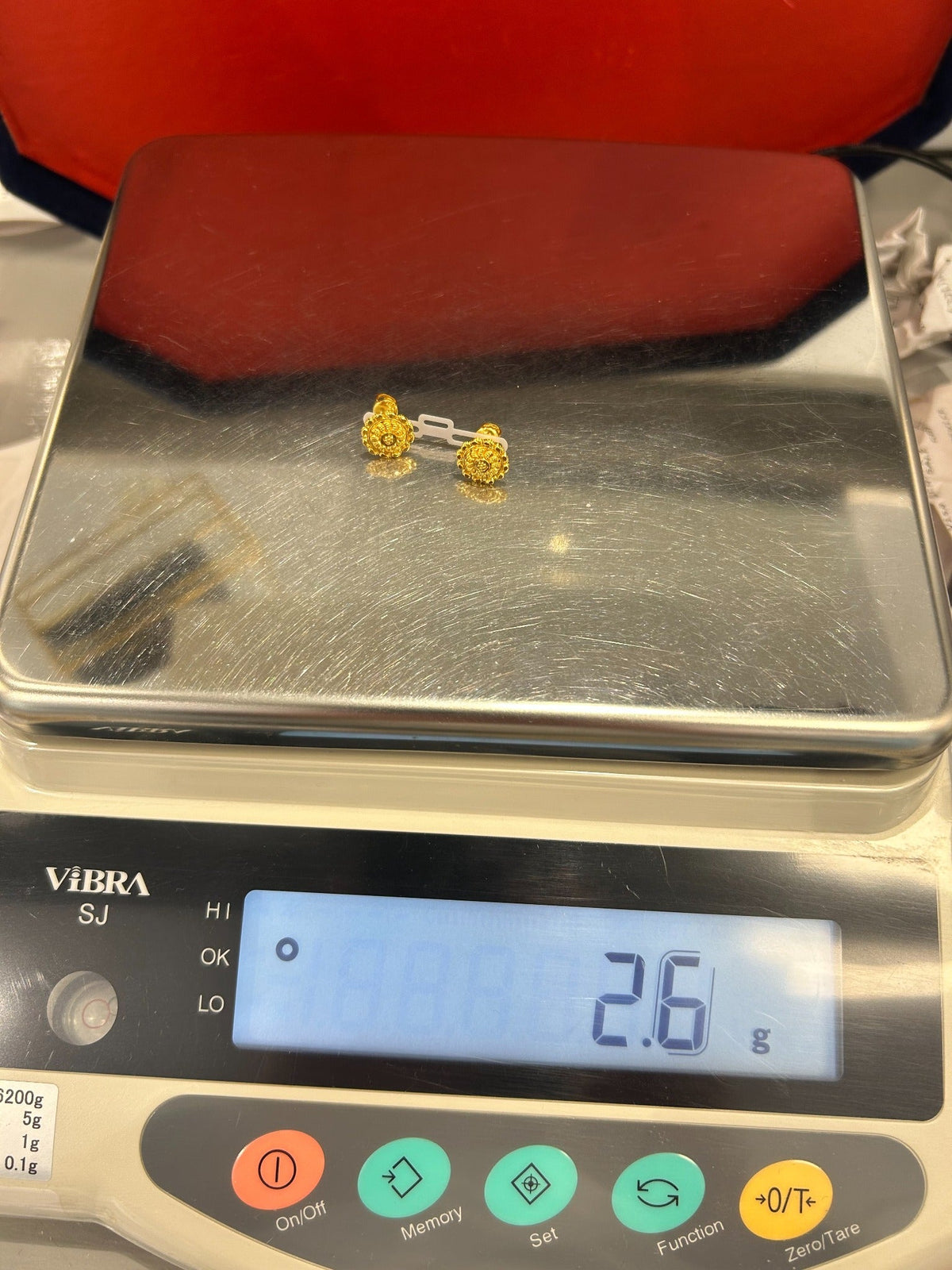 Scale photo showing 2.6g