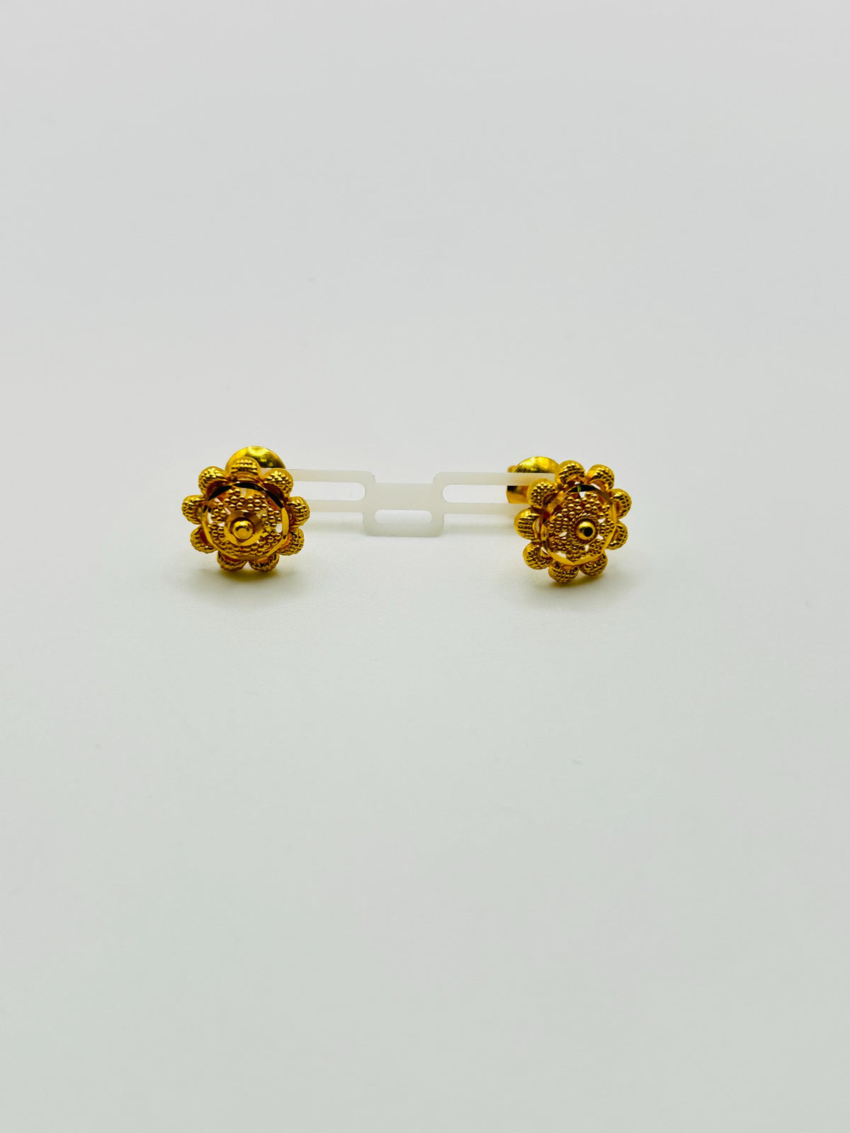 22ct Gold Floral Stud Earrings – 2.4g (Hallmarked)