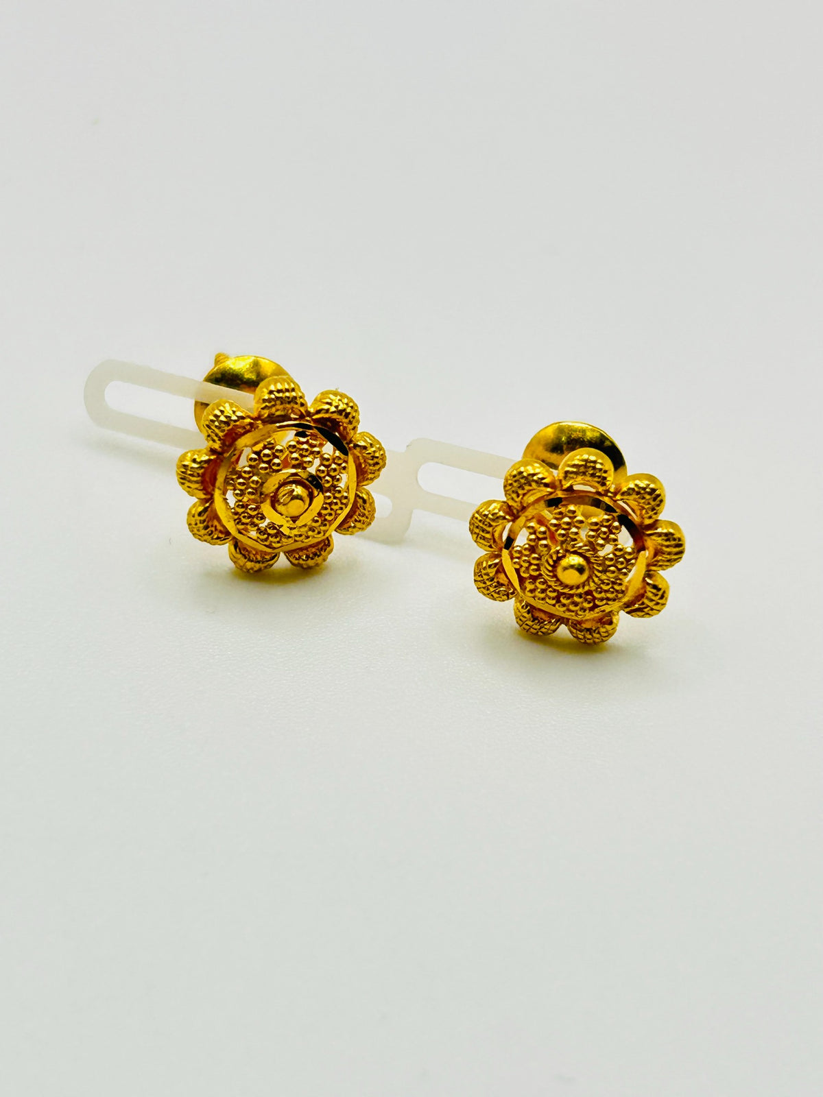 22ct Gold Floral Stud Earrings – 2.4g (Hallmarked)