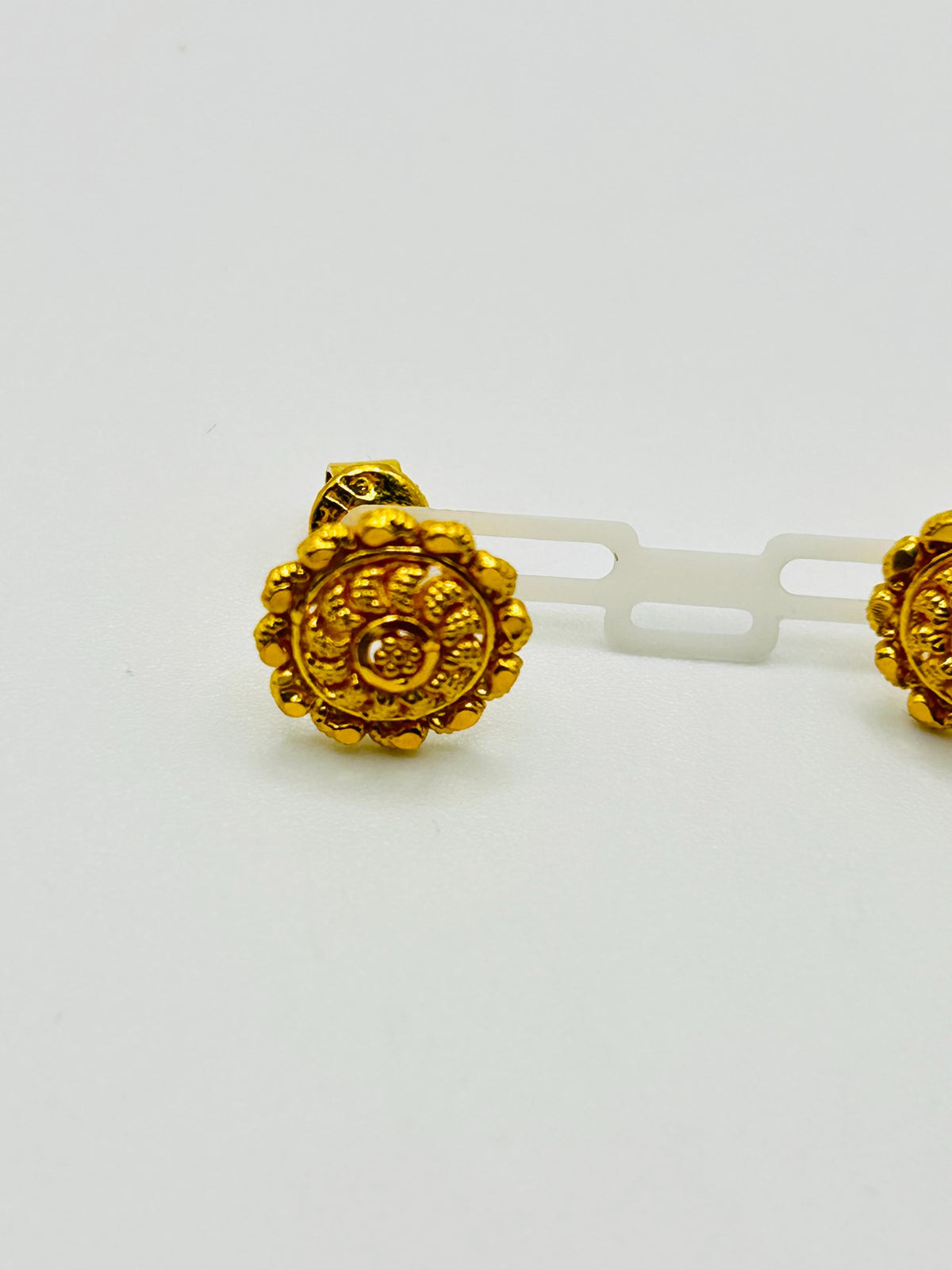 22ct Gold Ornate Floral Stud Earrings – 2.6g (Hallmarked)